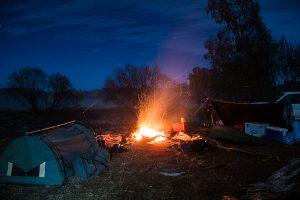 camping riverside